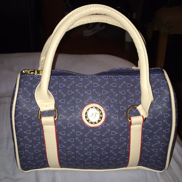 Purse - Picture 2 of 7